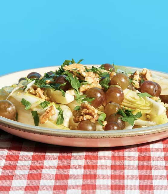 Salade de raisins et endives, vinaigrette à l'érable