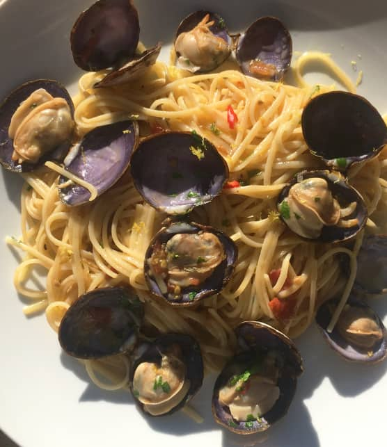 Spaghetti alle vongole (spaghetti aux palourdes)