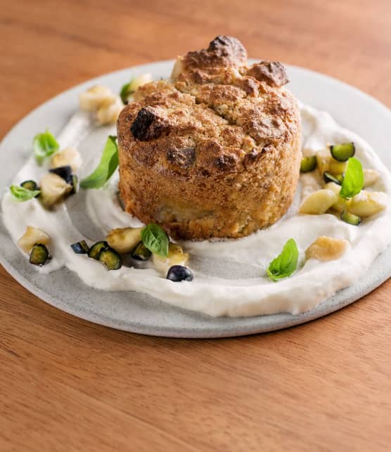 pouding au pain soufflé aux bananes à la liqueur de noisette