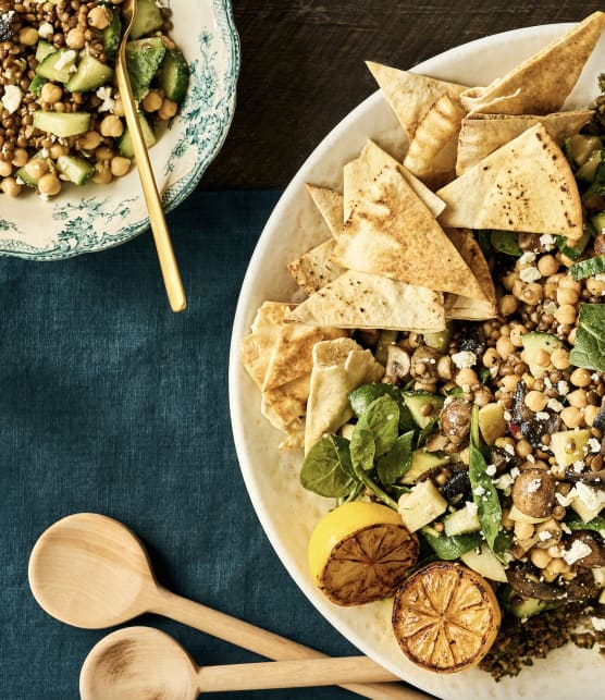 Salade de pois chiches & champignons avec croustilles de pita