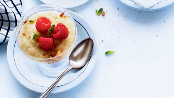 Verrines de tapioca au lait de coco et aux framboises