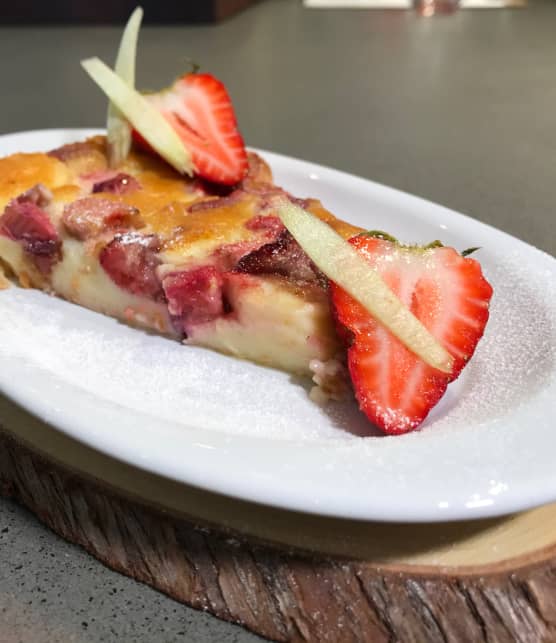 Clafoutis fraises et rhubarbe