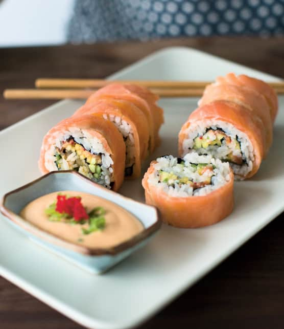 maki californien tartare de truite à la mangue et truite fumée