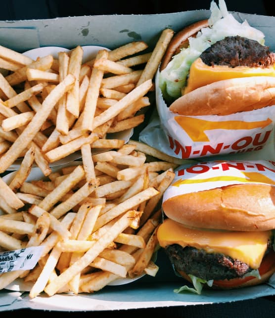 4 raisons pour lesquelles vous avez encore faim après avoir mangé du « fast food »
