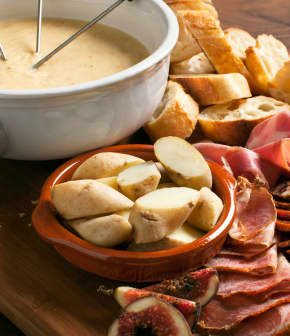Comment faire une fondue au fromage à la bière Alexander Keith