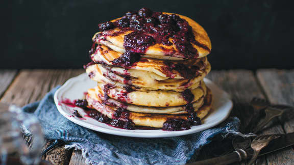 Pancakes moelleux sauce aux petits fruits