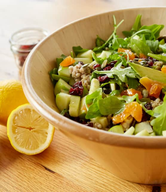 Salade de sarrasin, avocats et fruits