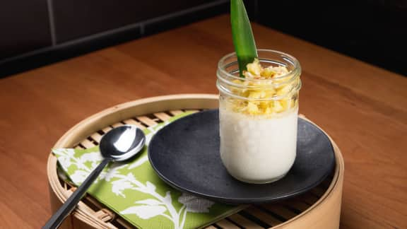 Pana cotta au lait de coco et salsa d’ananas