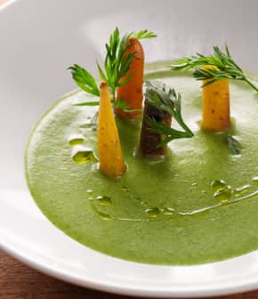 Potage de fanes de carottes et carottes glacées au cumin