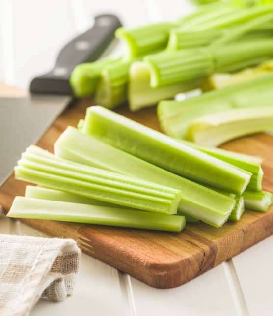 Voici la vraie technique pour manger du céleri selon Soeur Angèle