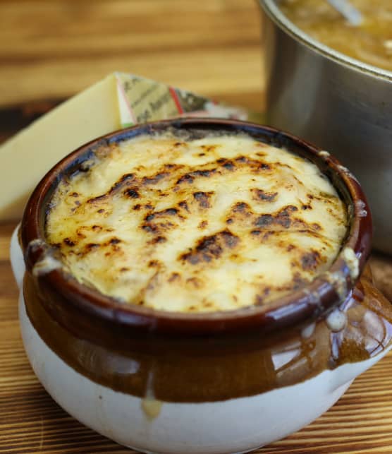 Soupe à l'oignon au fromage gruyère