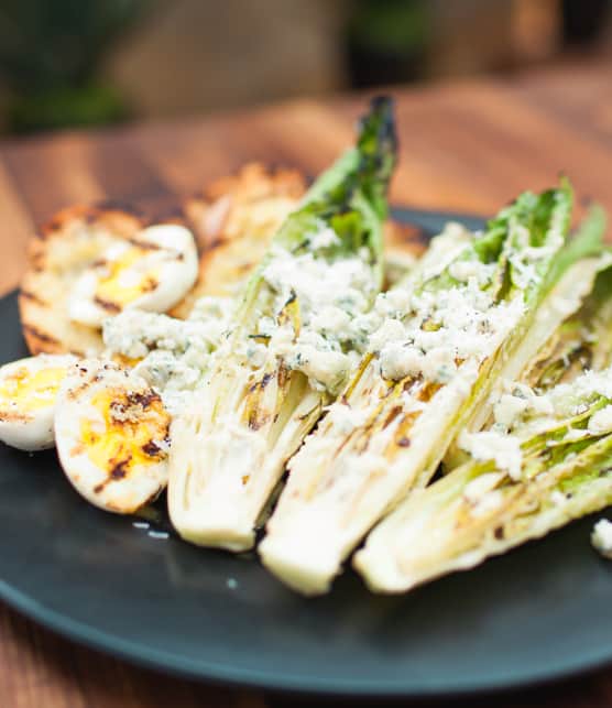Salade César grillée au fromage bleu