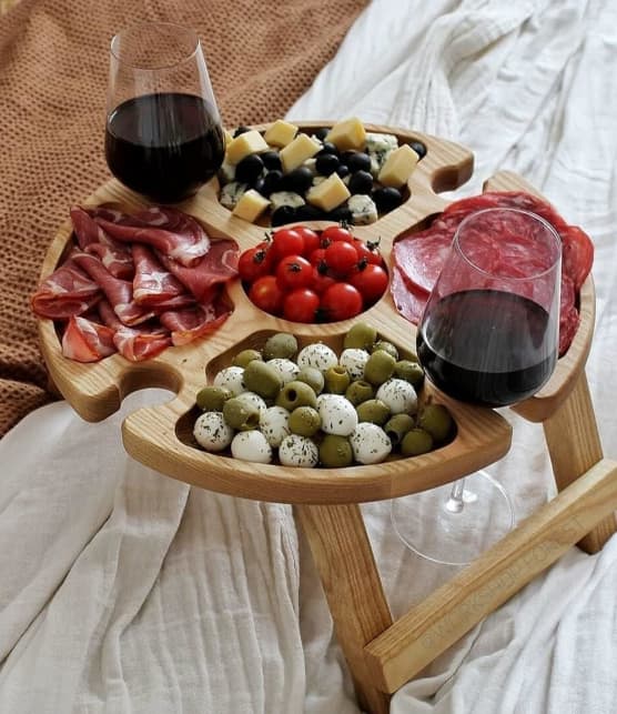 Voici LA petite table portative parfaite pour vos pique-niques