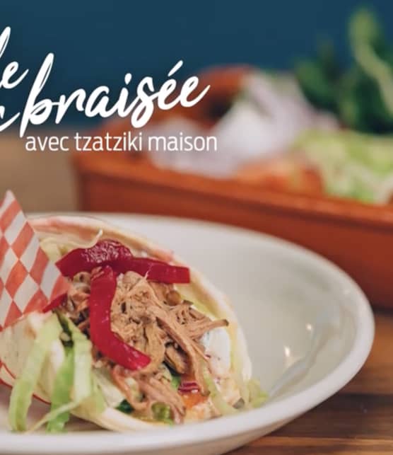 Gyros d’épaule de porc braisée avec tzatzíki maison