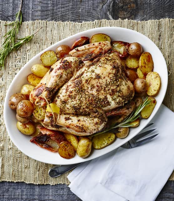 Pommes de terre et poulet rôti de fin de semaine