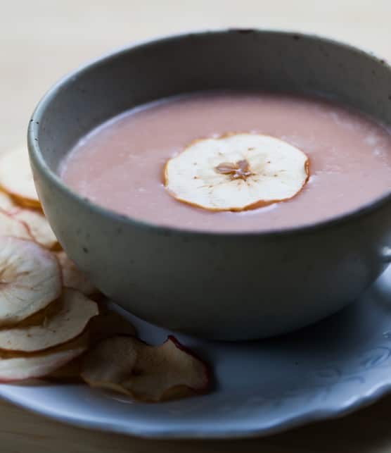 Soupe aux pommes, céleri-rave et sirop d’érable