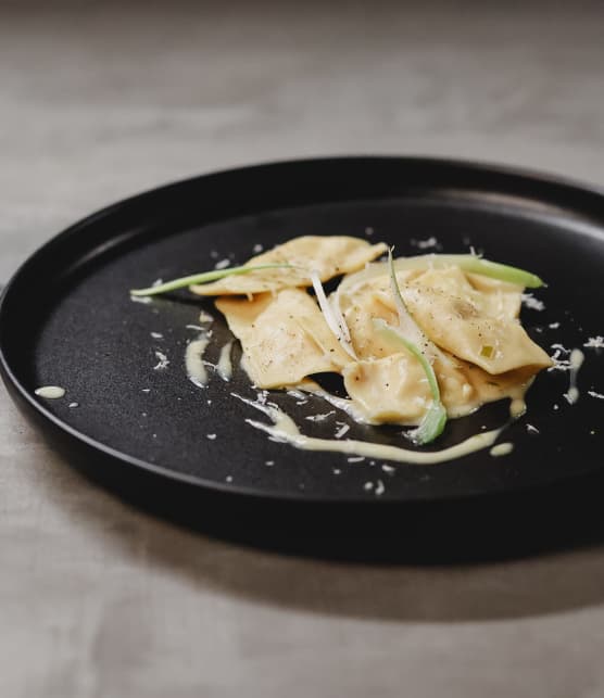 Pâtes farcies au poulet et ricotta, sauce crémeuse au citron