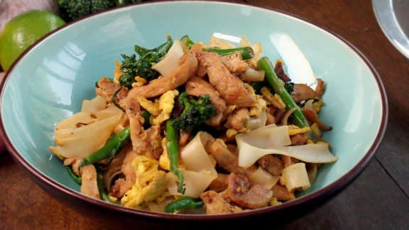 Sauté de poulet aux nouilles de riz