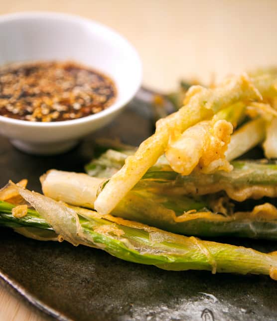 oignons verts tempura et sauce teriyaki