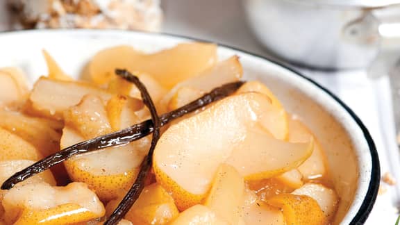 Compote de pommes et de poires chaude
