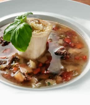 soupe aux légumes et os à moelle