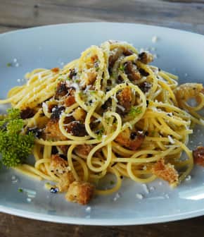 spaghettis au fenouil sauvage et croûtons