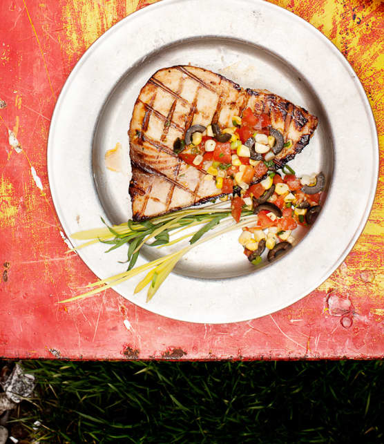 espadon grillé et sa salsa estivale