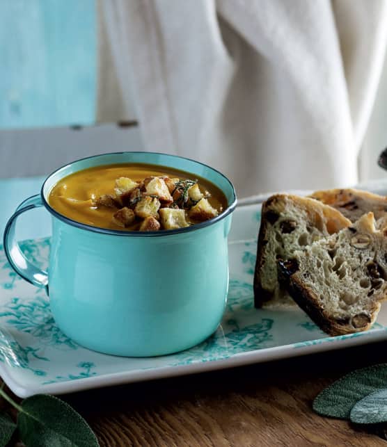 potage aux patates douces, aux pommes vertes et au céleri-rave