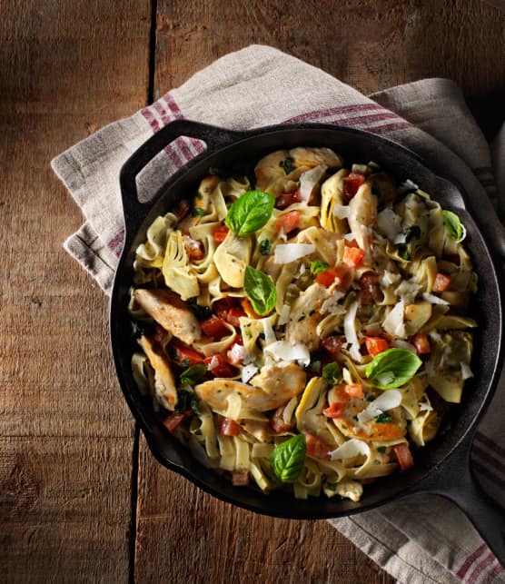 pâtes au poulet, aux artichauts et à l'asiago