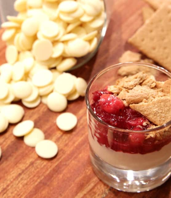 verrine de canneberge, chocolat blanc et Graham