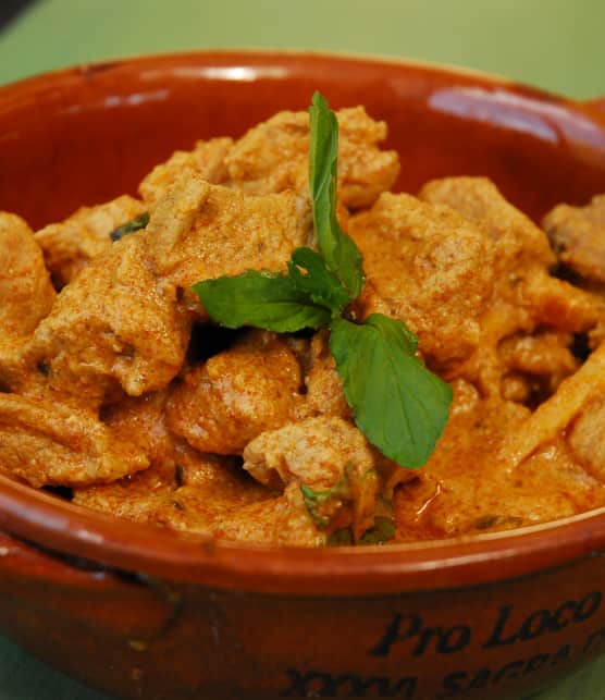 ragoût de porc à la menthe et au yogourt