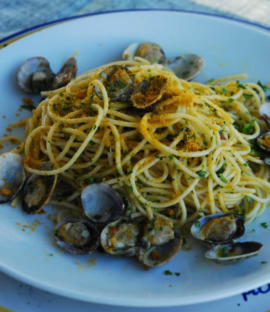 spaghettis aux palourdes et à la poutargue