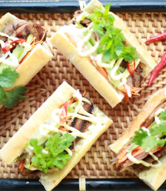 Bánh mì de porc grillé et mayonnaise Kewpie