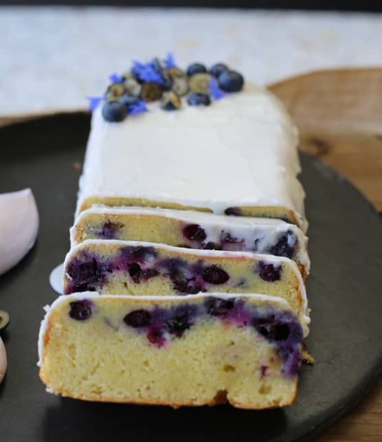 Gâteau quatre-quarts aux bleuets et au citron, chantilly vanille-bleuets