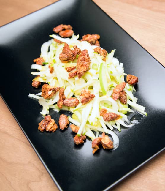 salade d'endives et noix rôties épicées