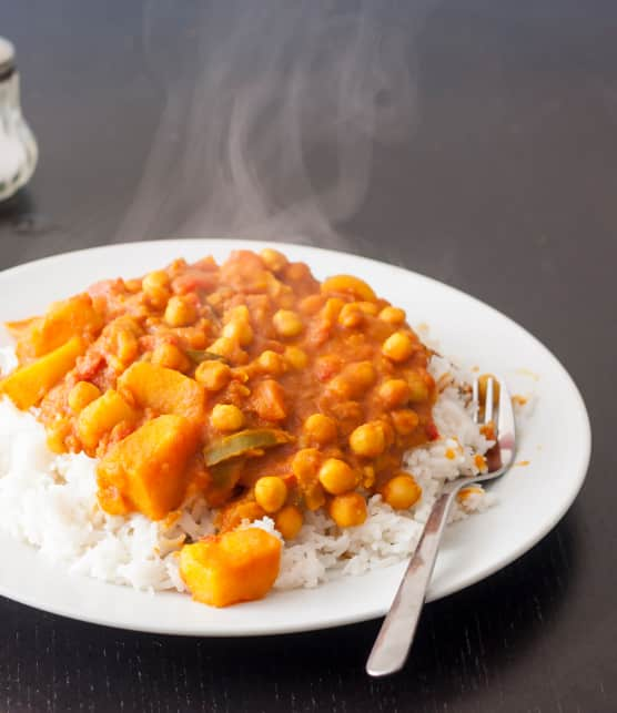 Curry de pommes de terres aux pois chiches (aloo chole)