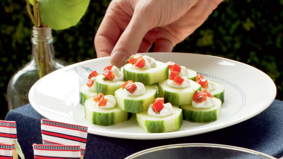 Bouchées de concombre, crème fouettée au chèvre