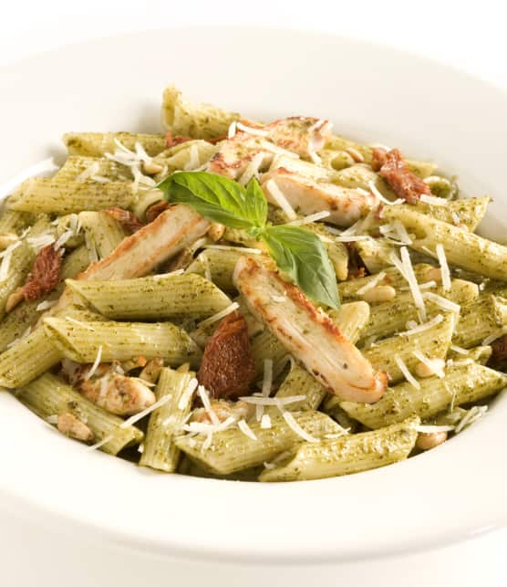 Penne au poulet et pesto