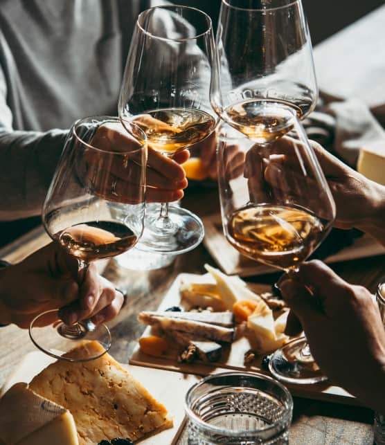 Accords mets et vins : 10 bouteilles pour l’apéro