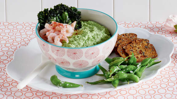 Houmous d'edamames et chips de kale