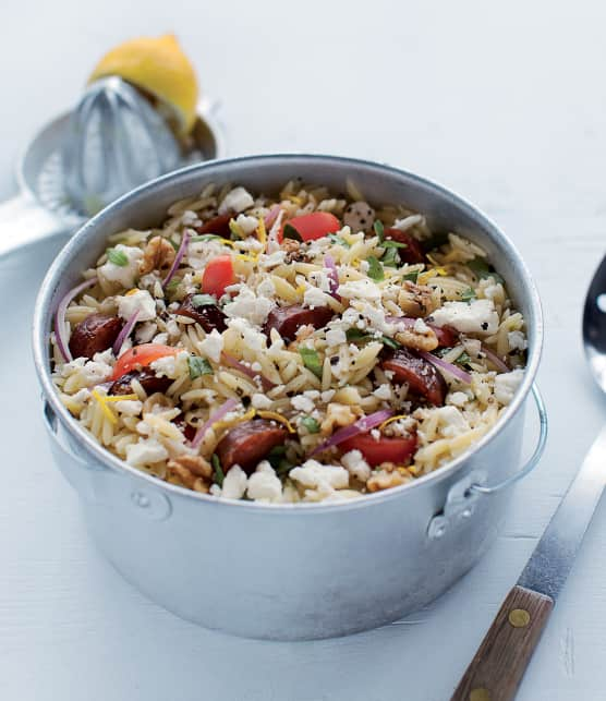 Salade d'orzo au chorizo et à la feta