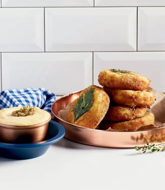 Croquettes de pommes de terre, fromage en grains et livèche