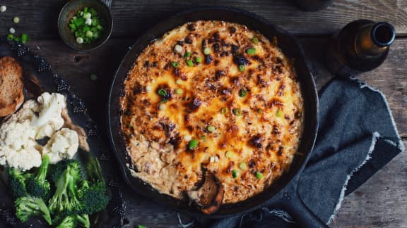 Trempette au fromage et aux oignons caramélisés à la bière