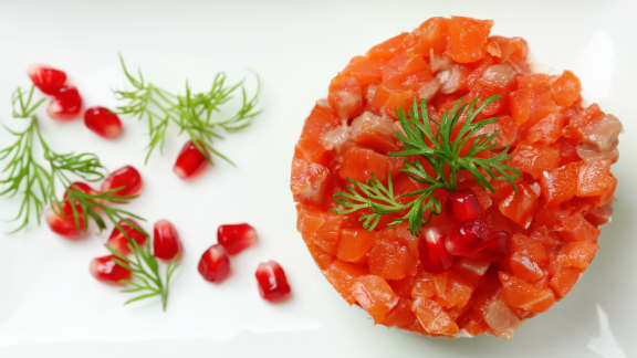 Tartare de saumon bio au fenouil et grenade