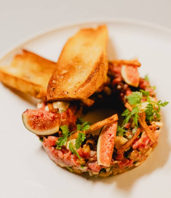 Tartare de veau aux figues et anchois