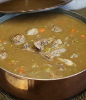 Ragoût de boulettes et pattes de cochon