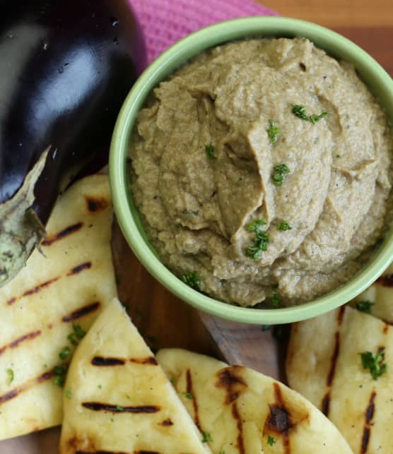 Baba ganoush au sésame et naan chaud