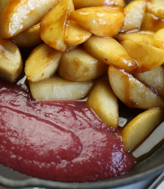 Quartiers de pommes et caramel salé