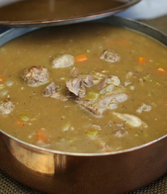 Ragoût de boulettes et pattes de cochon