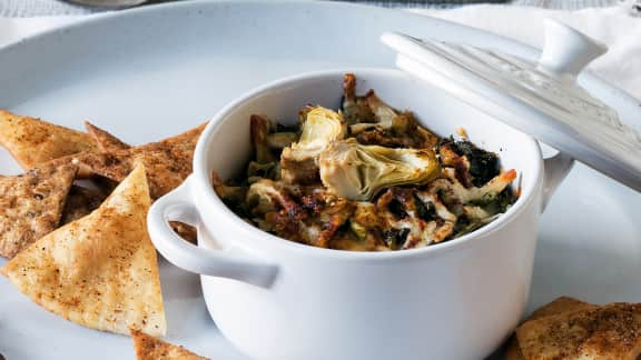 Trempette d’épinards, d'artichauts et de chou frisé au fromage chaud